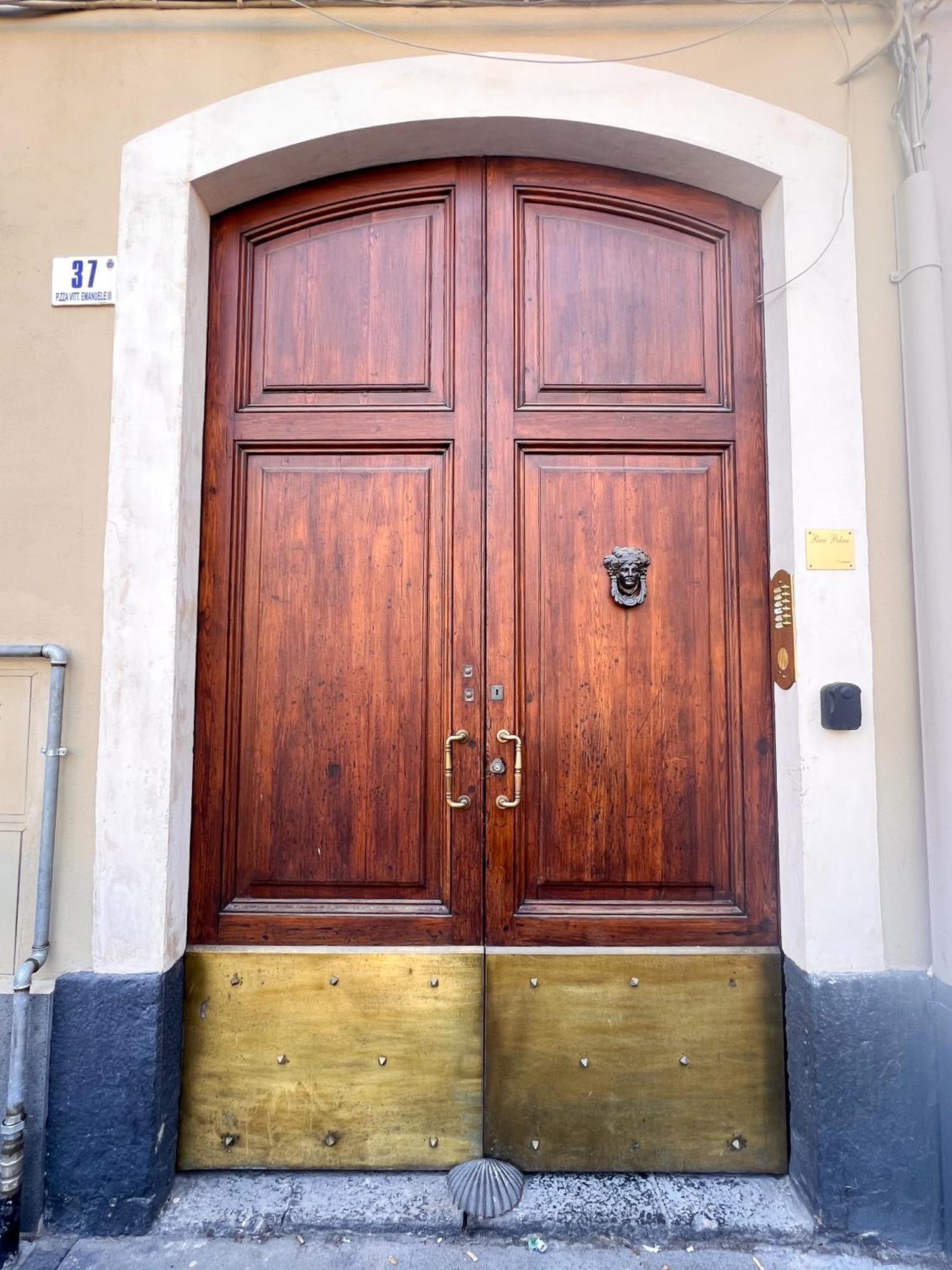 Ricci Palace Suites Catania Bagian luar foto