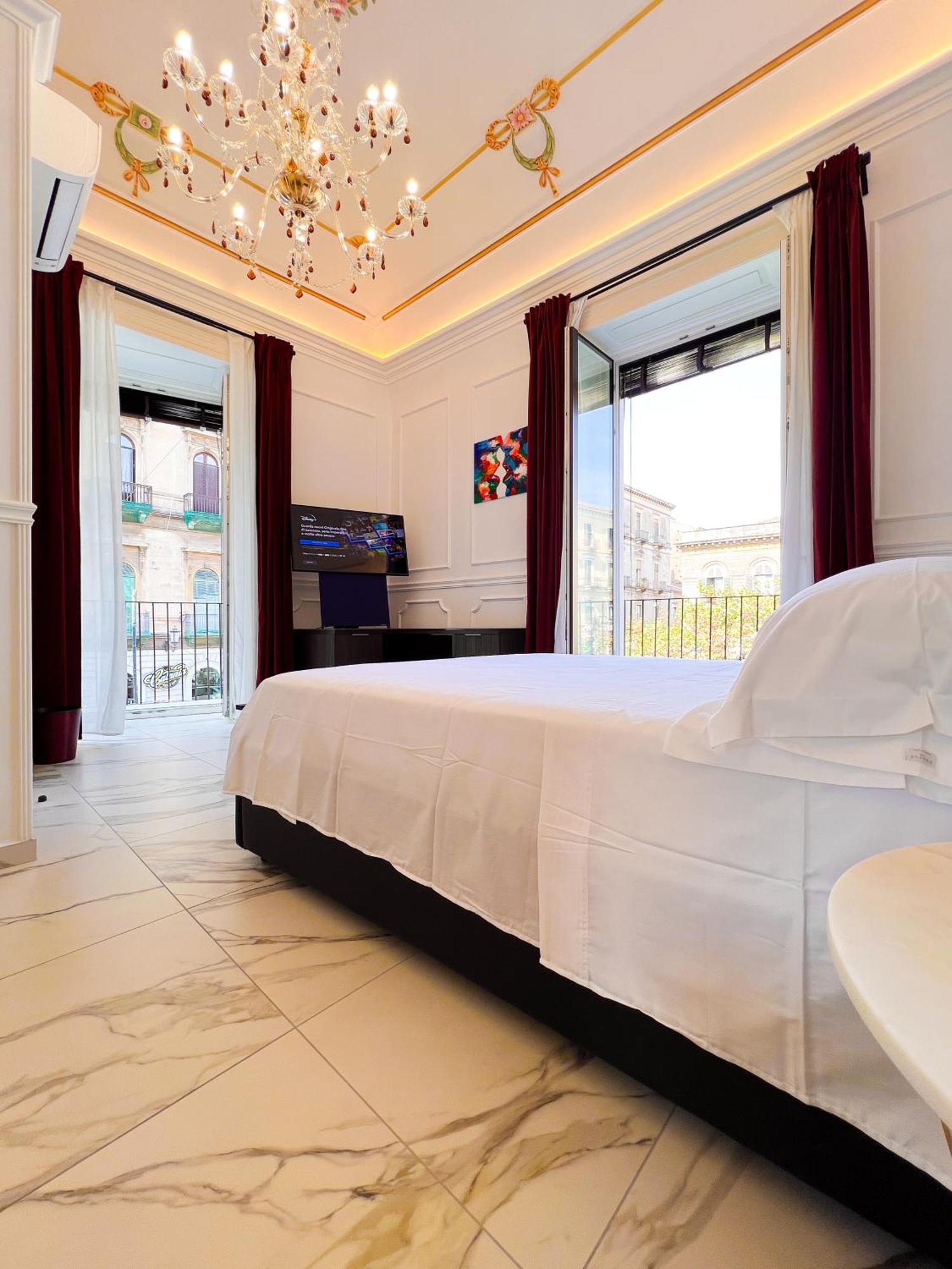 Ricci Palace Suites Catania Bagian luar foto
